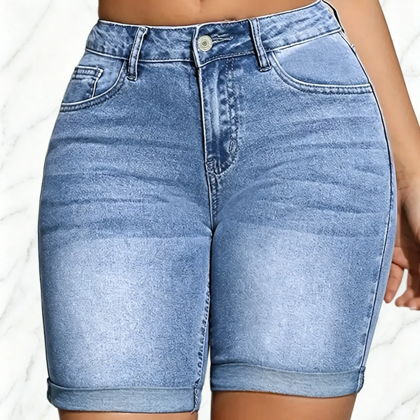 Women’s washed slim-fit jeans with pockets