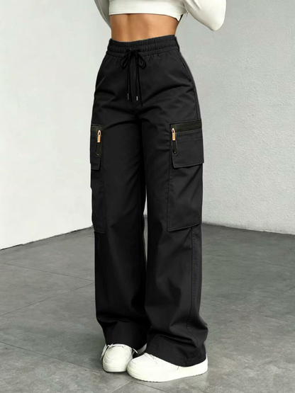 Women’s lightweight loose cargo pants with multiple pockets