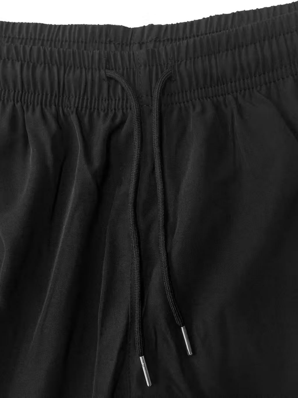 Women’s lightweight loose cargo pants with multiple pockets